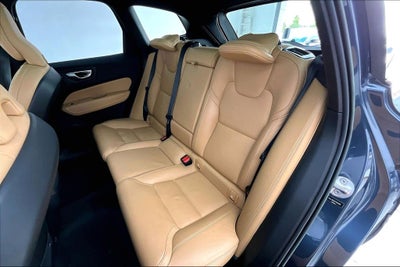 2023 Volvo XC60 B5 Ultimate Bright Theme