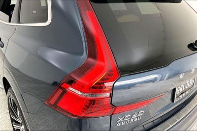 2023 Volvo XC60 B5 Ultimate Bright Theme