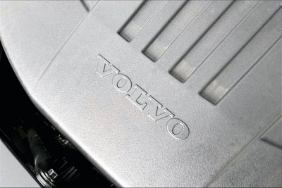 2023 Volvo XC60 B5 Ultimate Bright Theme