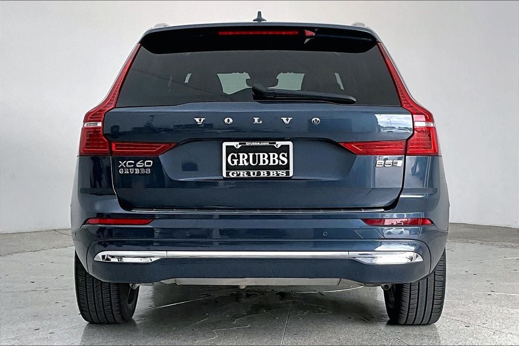 2023 Volvo XC60 B5 Ultimate Bright Theme