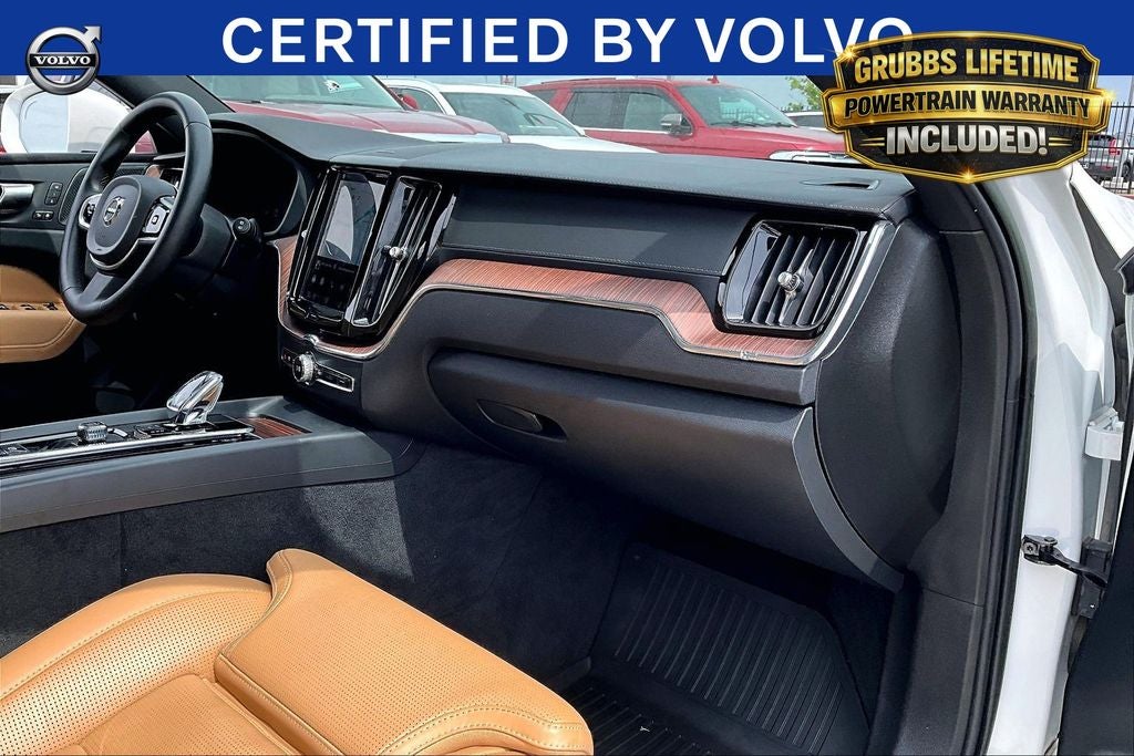 2023 Volvo XC60 B5 Ultimate Bright Theme