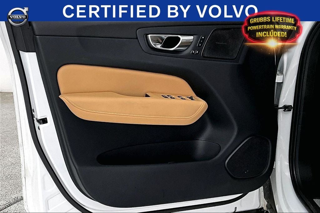 2023 Volvo XC60 B5 Ultimate Bright Theme