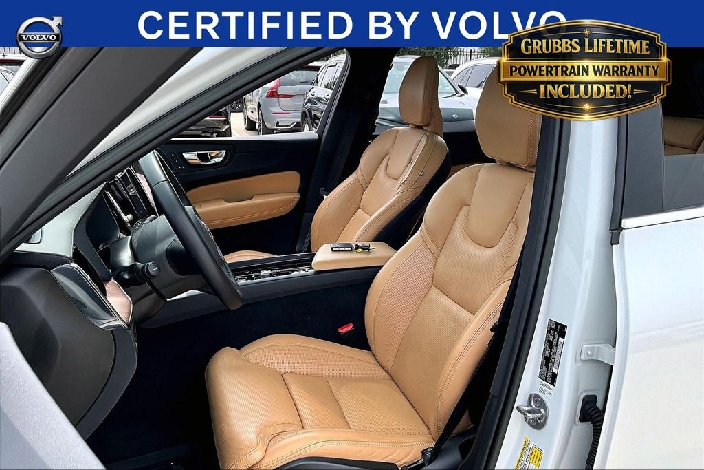 2023 Volvo XC60 B5 Ultimate Bright Theme