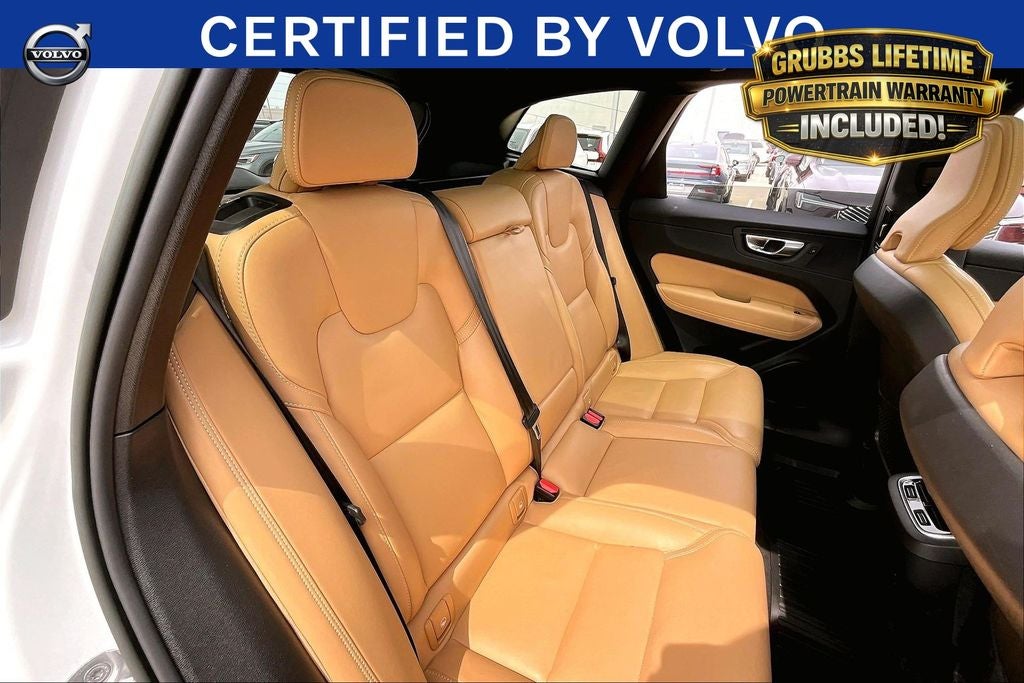 2023 Volvo XC60 B5 Ultimate Bright Theme