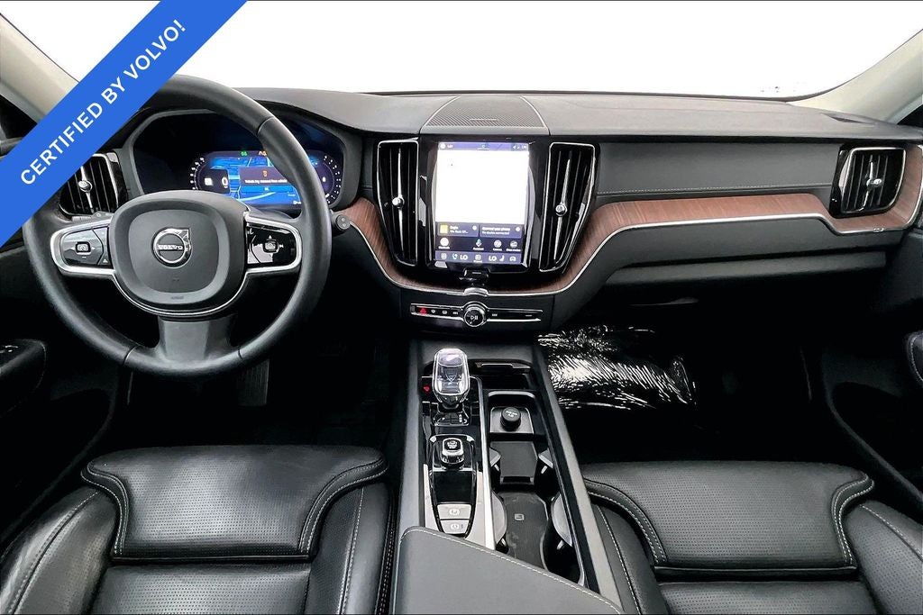 2023 Volvo XC60 B5 Ultimate Bright Theme