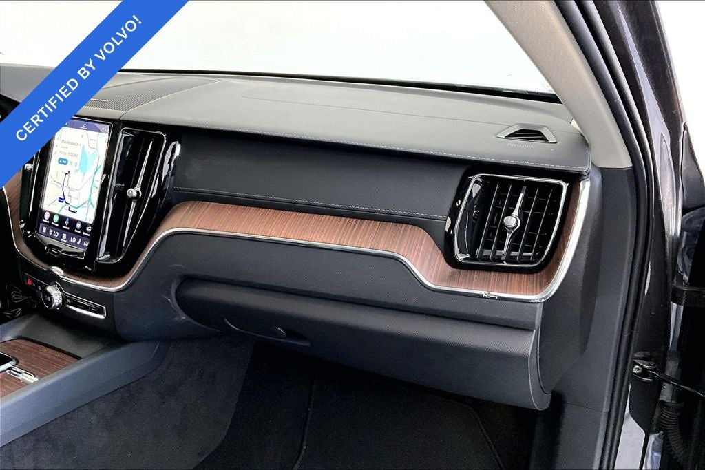 2023 Volvo XC60 B5 Ultimate Bright Theme