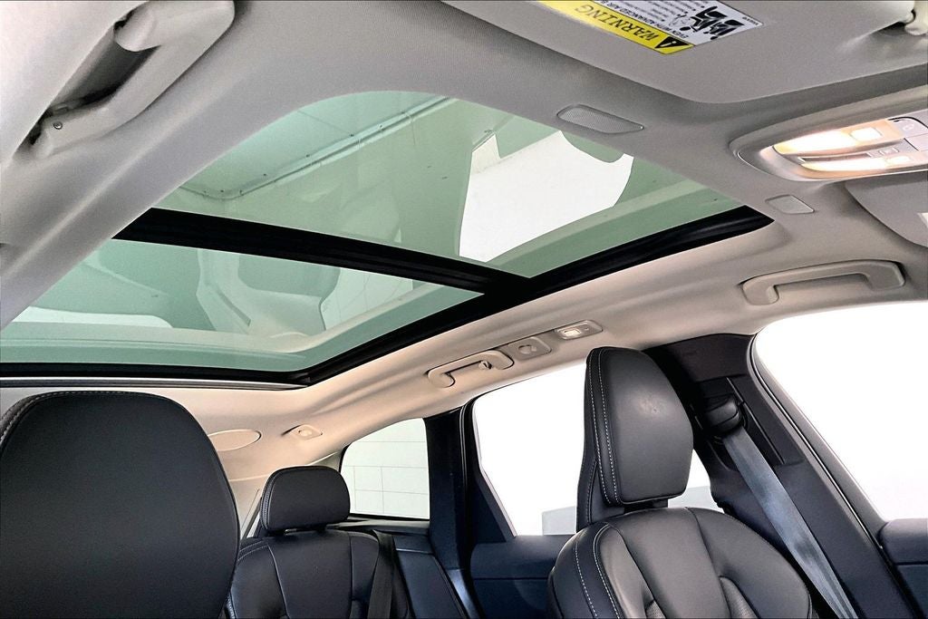 2023 Volvo XC60 B5 Ultimate Bright Theme