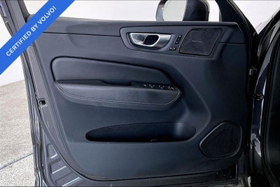 2023 Volvo XC60 B5 Ultimate Bright Theme