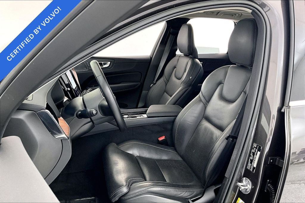 2023 Volvo XC60 B5 Ultimate Bright Theme