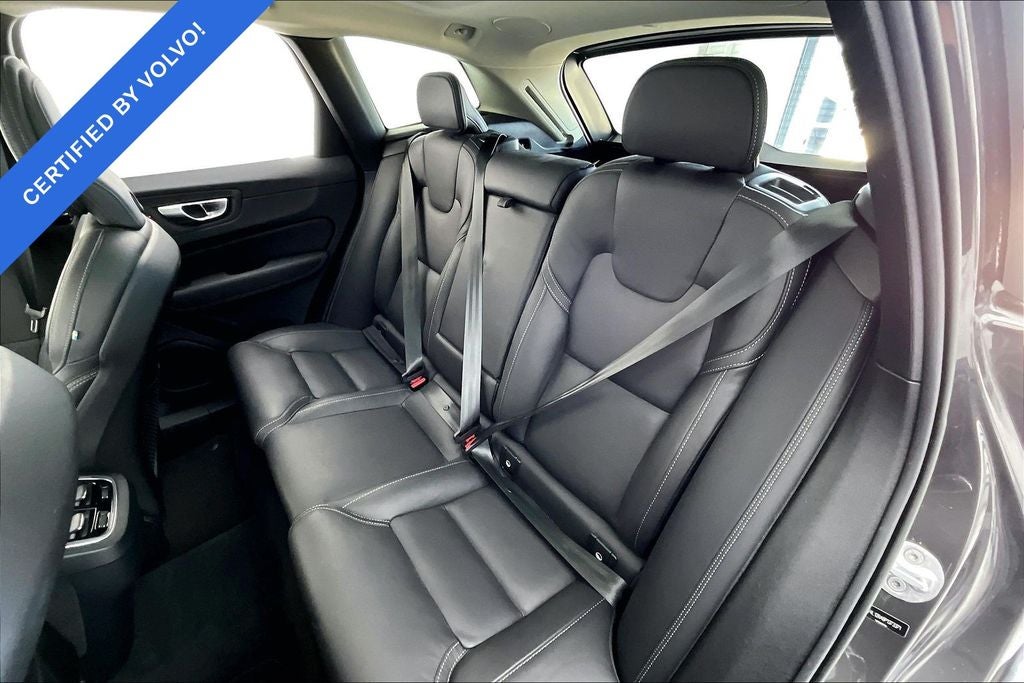 2023 Volvo XC60 B5 Ultimate Bright Theme