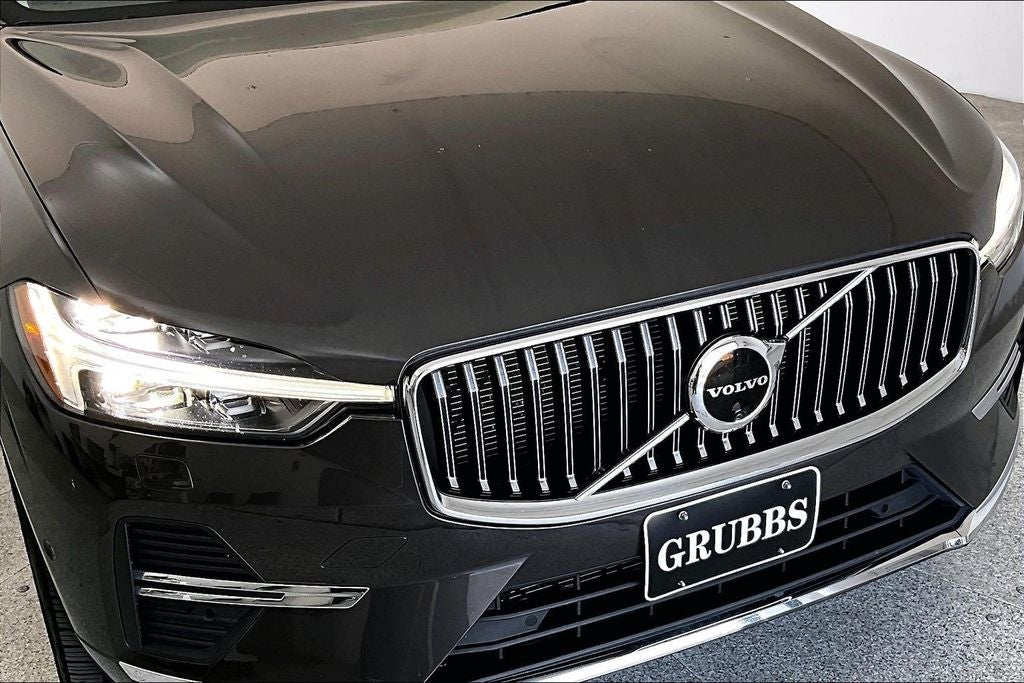 2023 Volvo XC60 B5 Ultimate Bright Theme