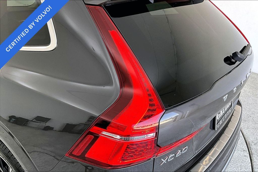 2023 Volvo XC60 B5 Ultimate Bright Theme