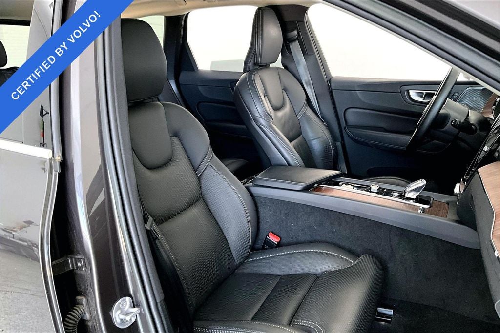 2023 Volvo XC60 B5 Ultimate Bright Theme
