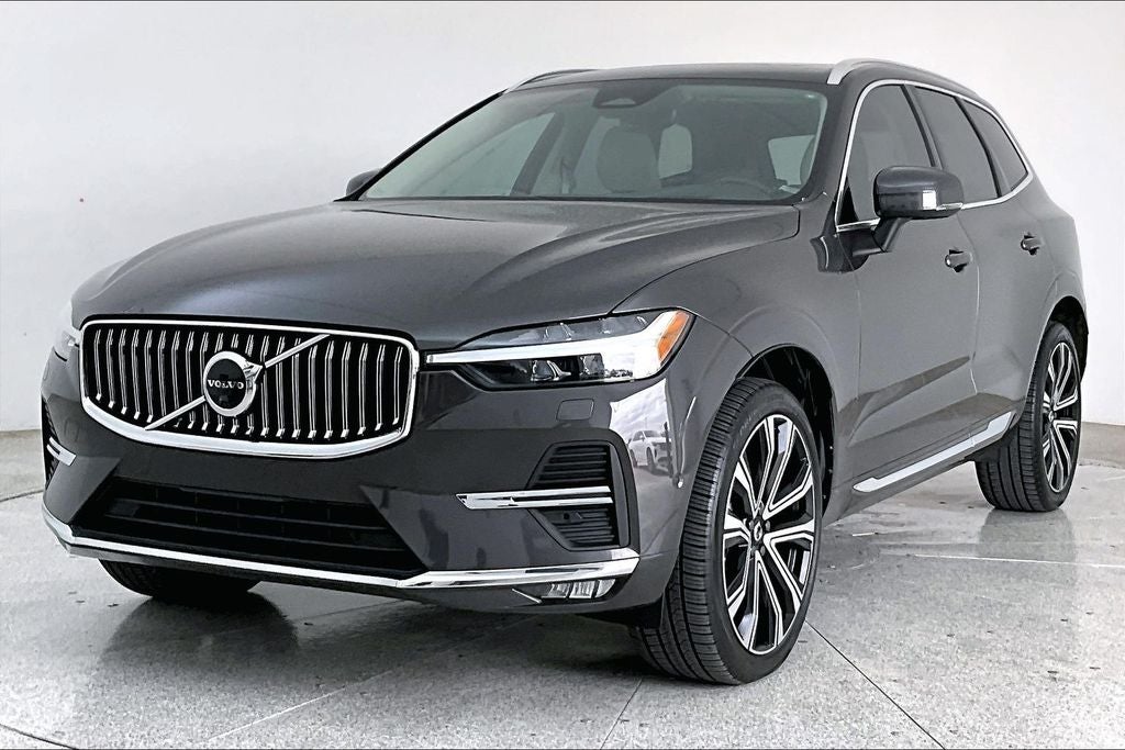2023 Volvo XC60 B5 Ultimate Bright Theme
