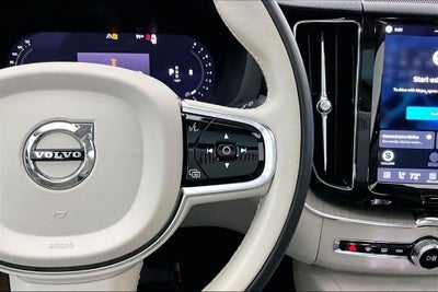 2023 Volvo XC60 B5 Ultimate Bright Theme