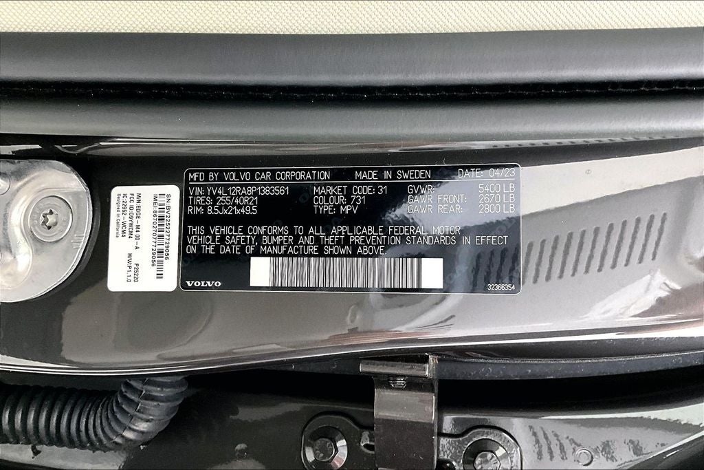 2023 Volvo XC60 B5 Ultimate Bright Theme