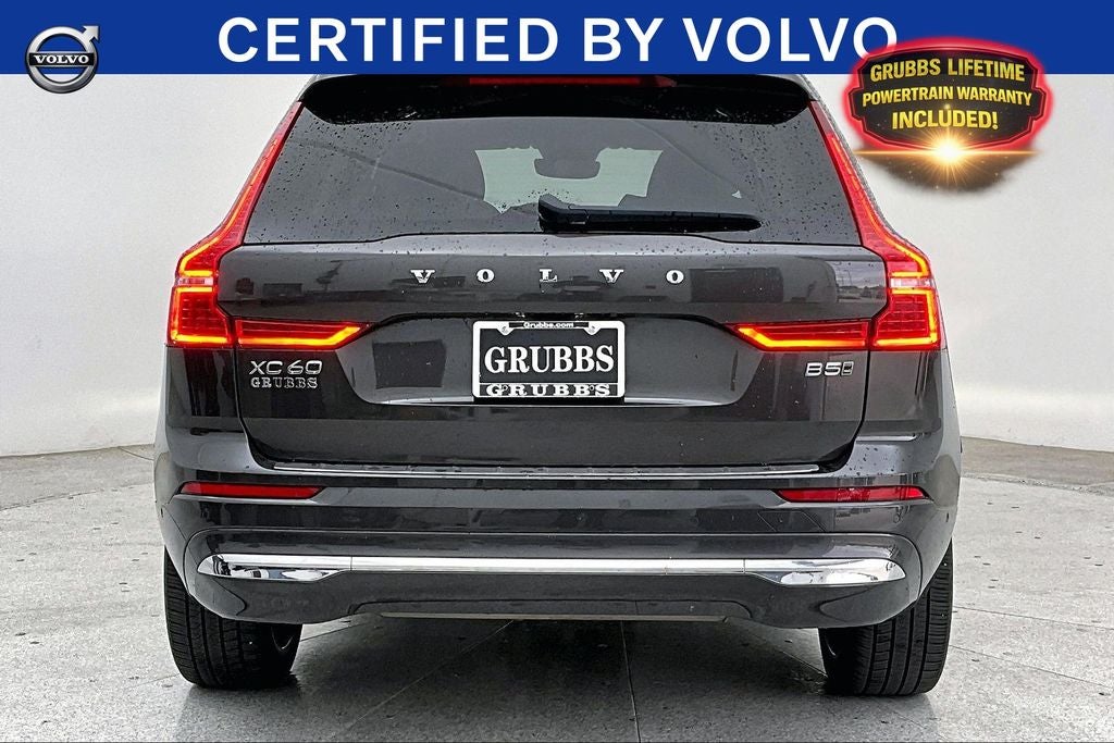 2023 Volvo XC60 B5 Ultimate Bright Theme