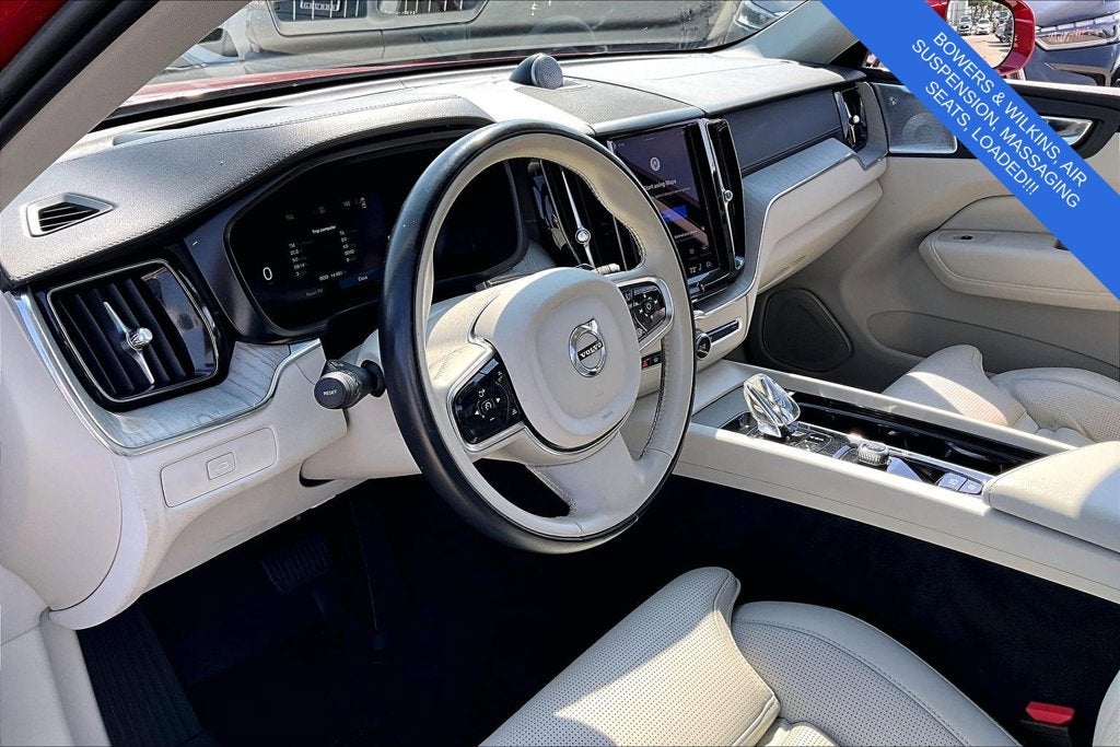 2023 Volvo XC60 B5 Ultimate Bright Theme