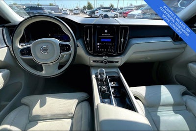 2023 Volvo XC60 B5 Ultimate Bright Theme