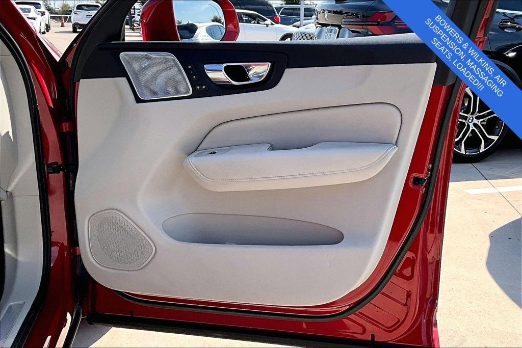 2023 Volvo XC60 B5 Ultimate Bright Theme