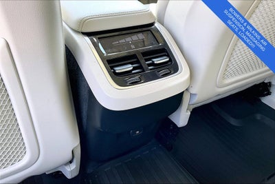 2023 Volvo XC60 B5 Ultimate Bright Theme