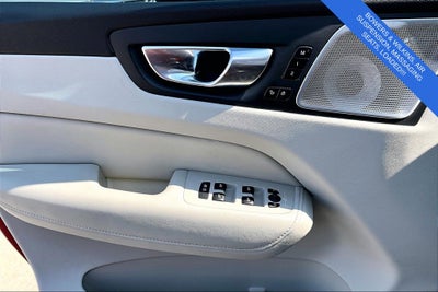2023 Volvo XC60 B5 Ultimate Bright Theme