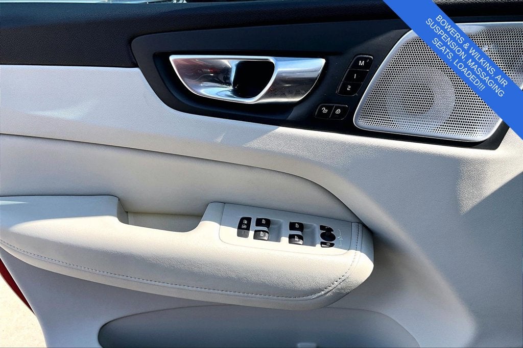 2023 Volvo XC60 B5 Ultimate Bright Theme