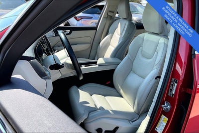 2023 Volvo XC60 B5 Ultimate Bright Theme