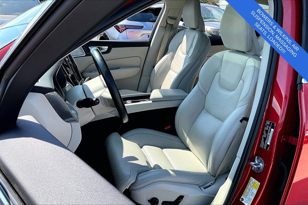 2023 Volvo XC60 B5 Ultimate Bright Theme