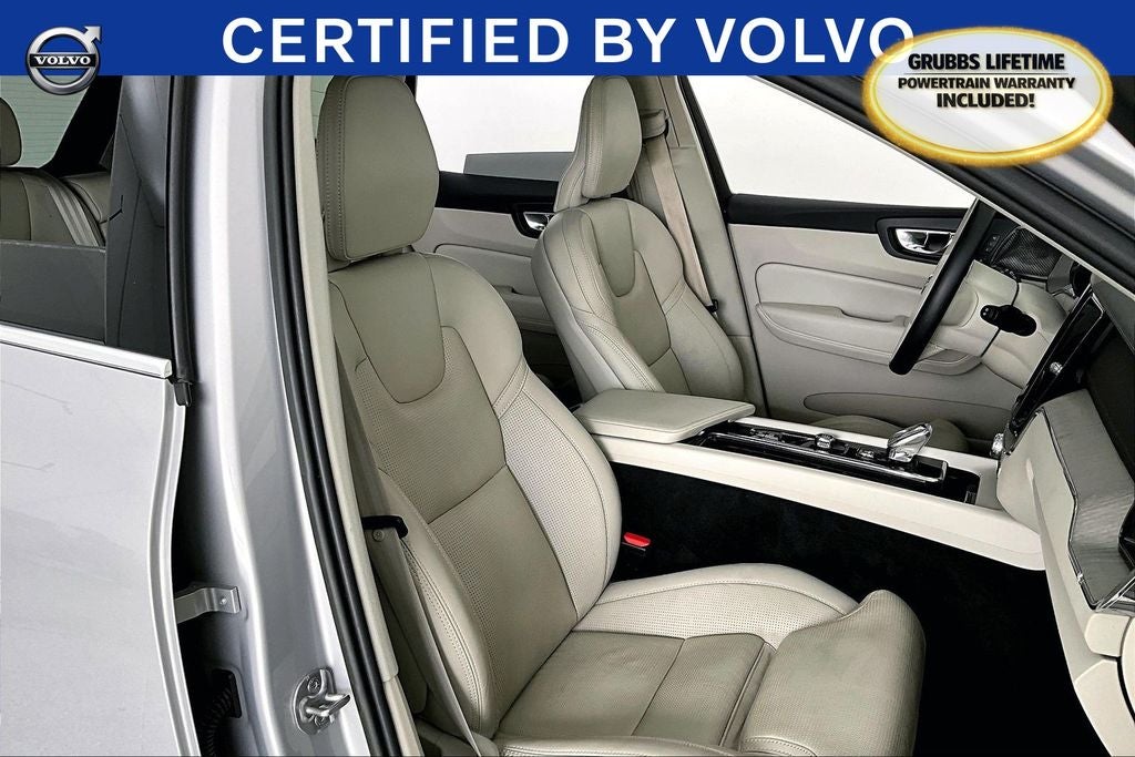 2023 Volvo XC60 B5 Ultimate Bright Theme