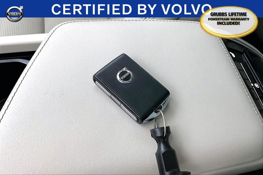 2023 Volvo XC60 B5 Ultimate Bright Theme