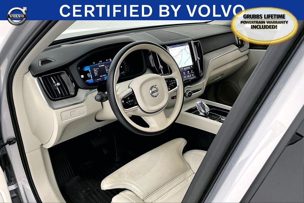 2023 Volvo XC60 B5 Ultimate Bright Theme