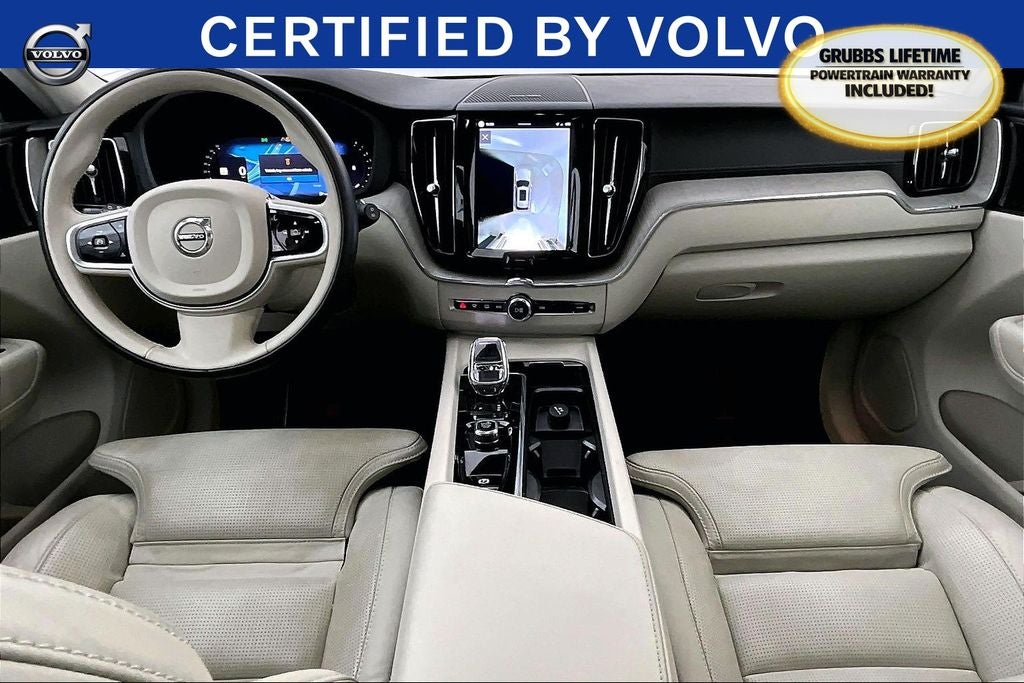 2023 Volvo XC60 B5 Ultimate Bright Theme