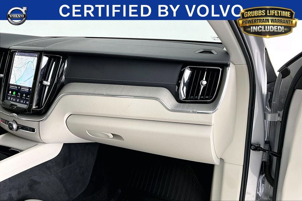 2023 Volvo XC60 B5 Ultimate Bright Theme