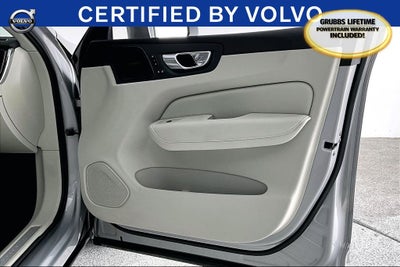 2023 Volvo XC60 B5 Ultimate Bright Theme