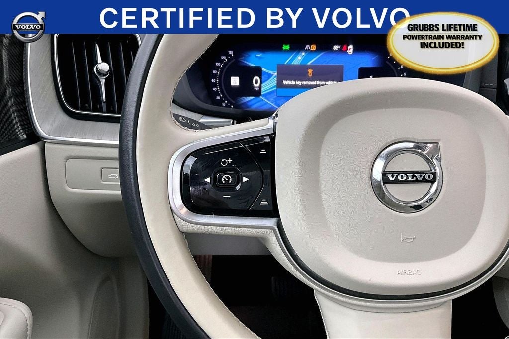 2023 Volvo XC60 B5 Ultimate Bright Theme
