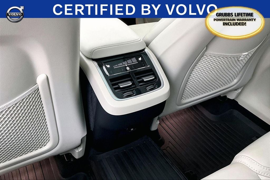 2023 Volvo XC60 B5 Ultimate Bright Theme