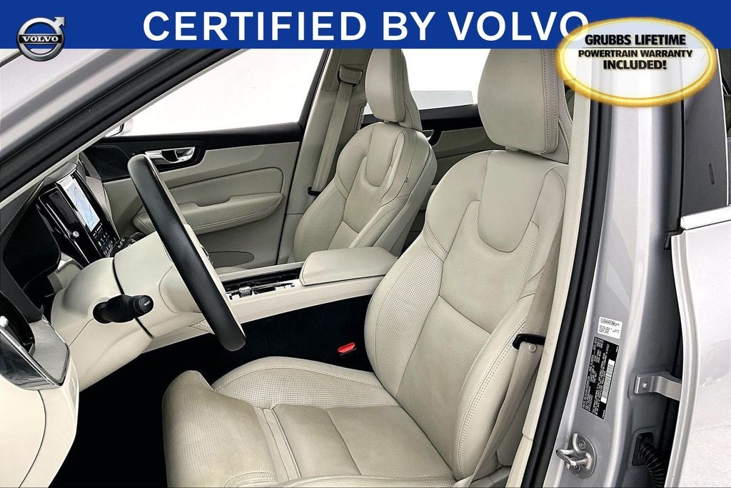 2023 Volvo XC60 B5 Ultimate Bright Theme