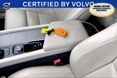 2023 Volvo XC60 B5 Ultimate Bright Theme