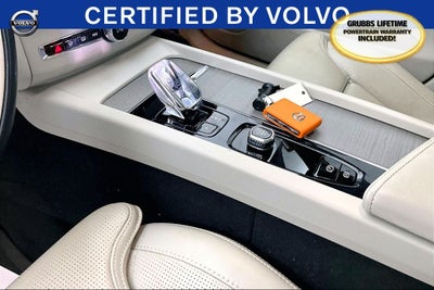 2023 Volvo XC60 B5 Ultimate Bright Theme