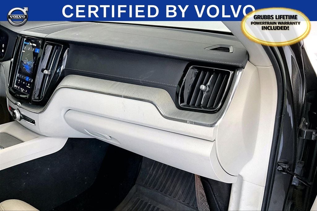 2023 Volvo XC60 B5 Ultimate Bright Theme