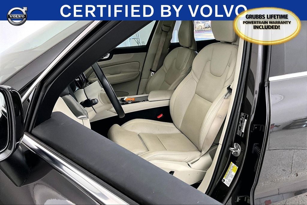 2023 Volvo XC60 B5 Ultimate Bright Theme