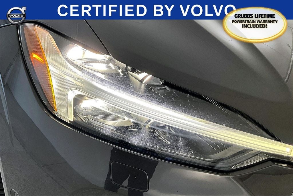 2023 Volvo XC60 B5 Ultimate Bright Theme