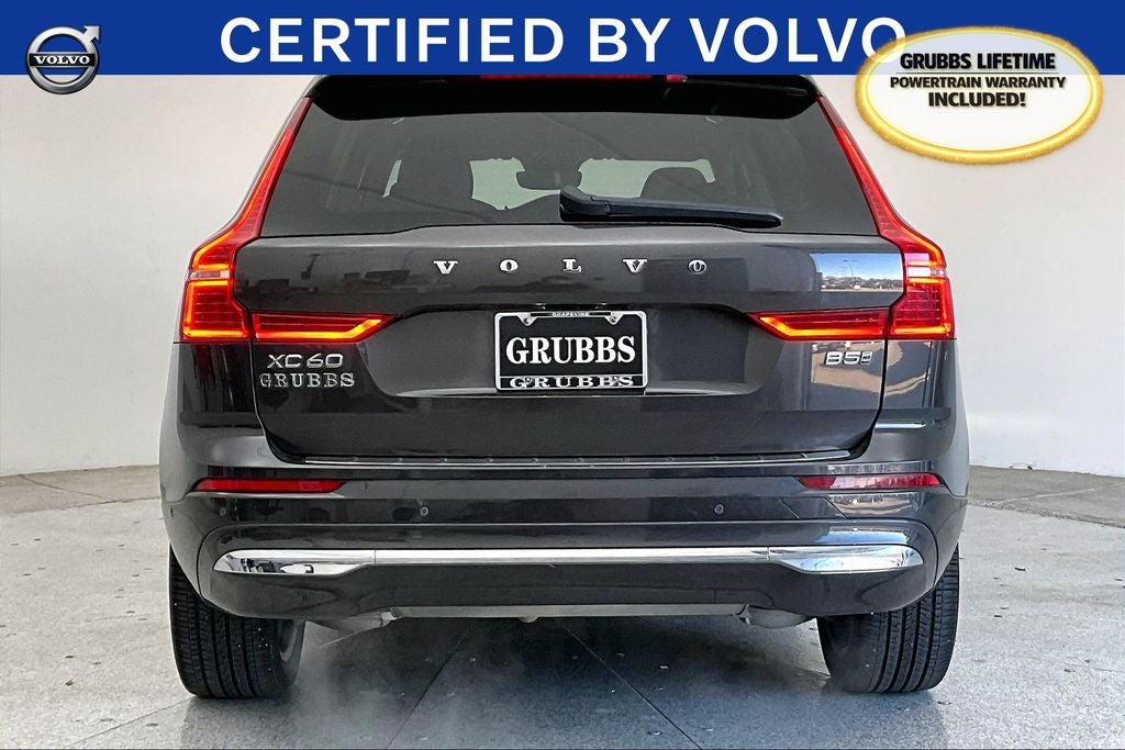 2023 Volvo XC60 B5 Ultimate Bright Theme