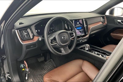 2023 Volvo XC60 B5 Plus Bright Theme