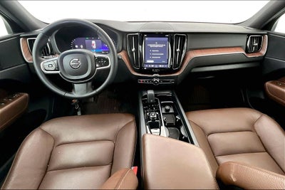 2023 Volvo XC60 B5 Plus Bright Theme