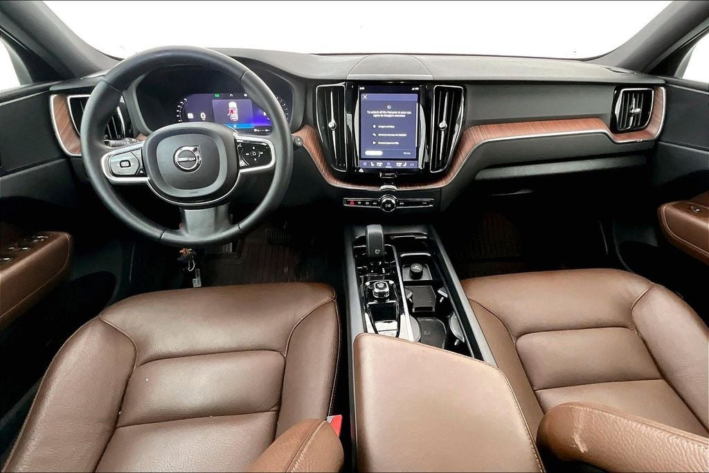 2023 Volvo XC60 B5 Plus Bright Theme