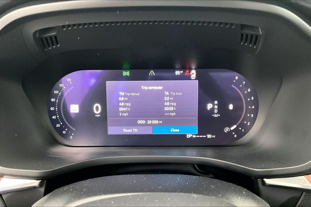 2023 Volvo XC60 B5 Plus Bright Theme