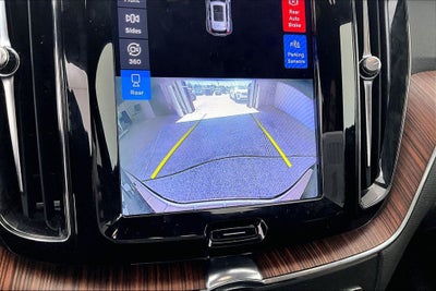 2023 Volvo XC60 B5 Plus Bright Theme