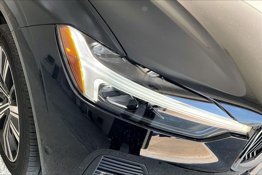 2023 Volvo XC60 B5 Plus Bright Theme